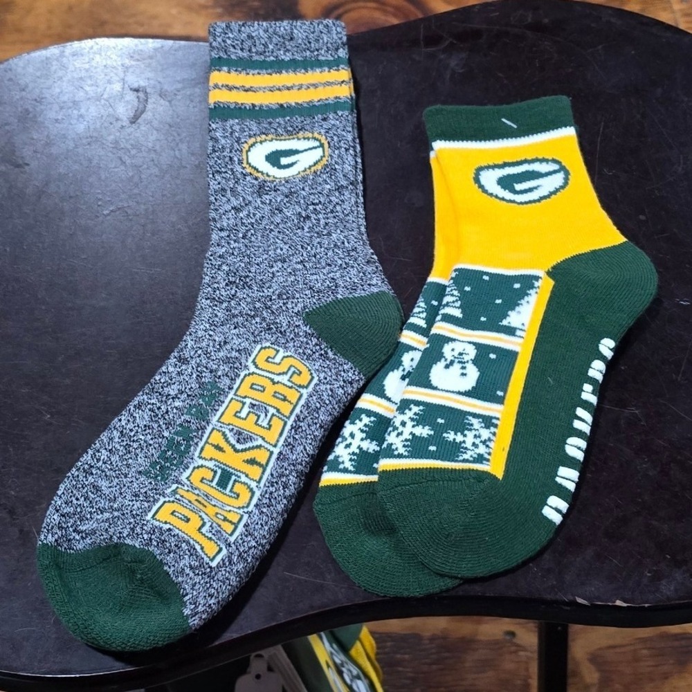 NFL Green Bay Packers Crew Socks 2 Pair Bundle Grey Marl Holiday Snowman LG
